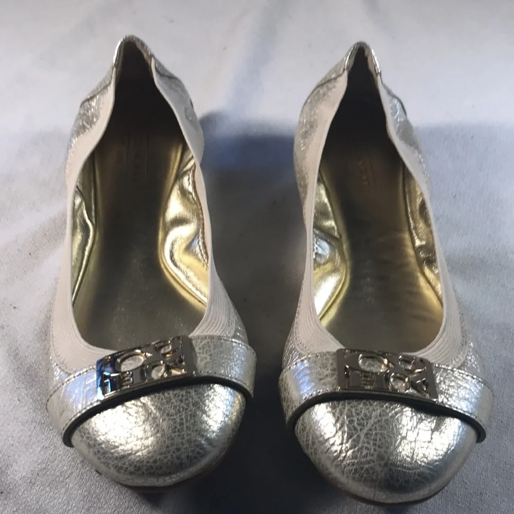 Coach Dora Cuba Textured Metallic Platinum Gold Logo Women's Ballet Pull On Flat